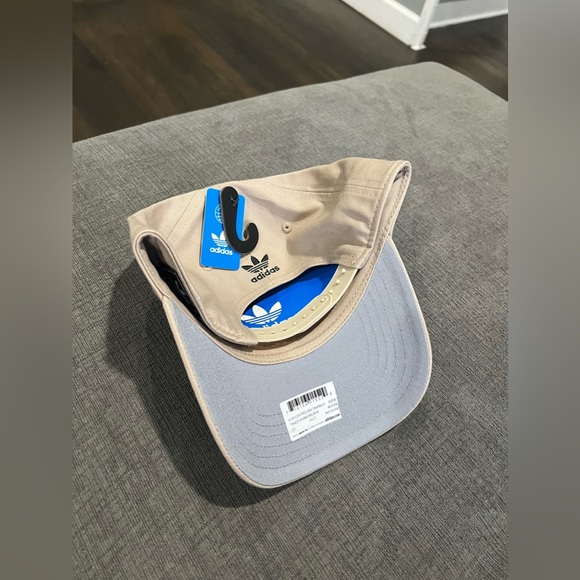 BRAND NEW | Adidas Khaki/Black Adjustable Fit Snap Back - Picture 4 of 7